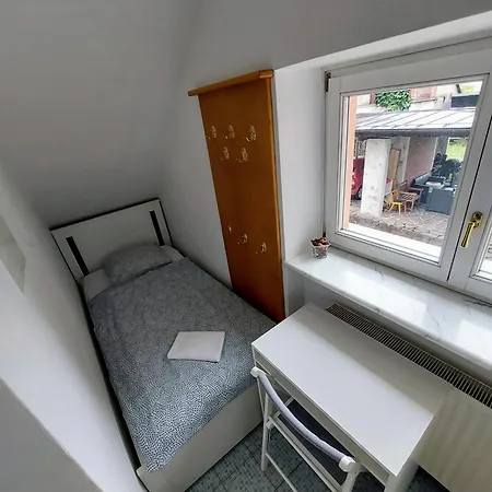 ホームステイ R24, Rose House リュブリャナ