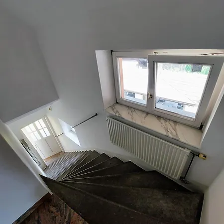 ホームステイ R24, Rose House リュブリャナ