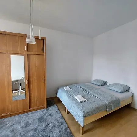 R24, Rose House リュブリャナ