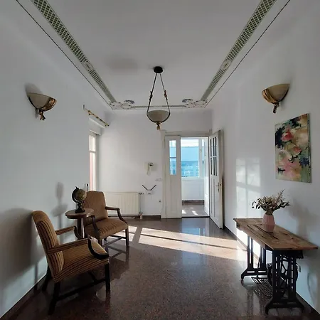 ホームステイ R24, Rose House