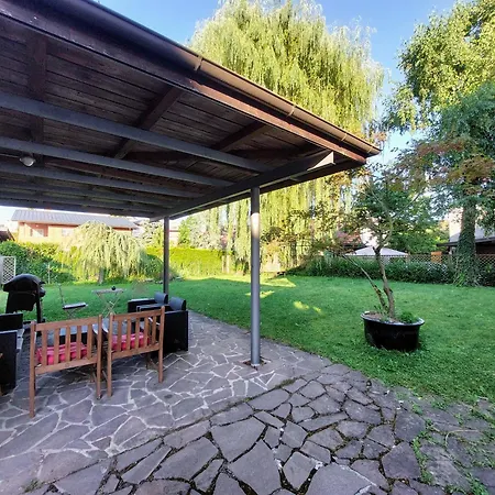 R24, Rose House リュブリャナ