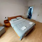 R24, Rose House