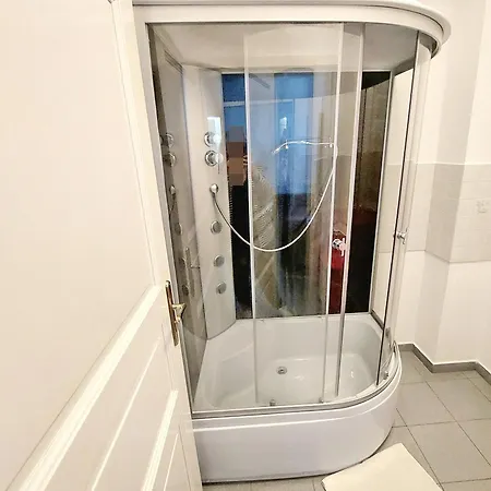 Homestay R24, Rose House Ljubljana
