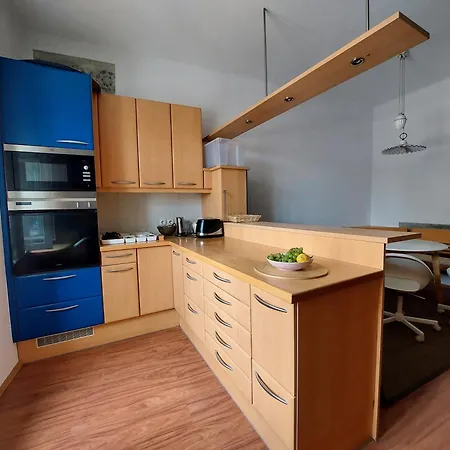 Homestay R24, Rose House Ljubljana