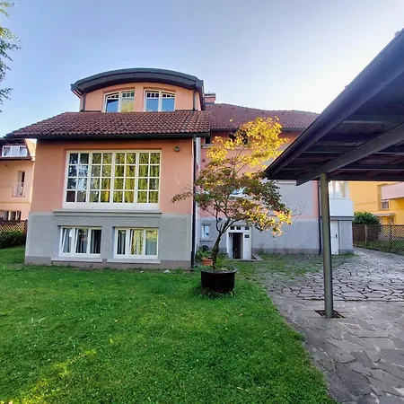 Homestay R24, Rose House Ljubljana