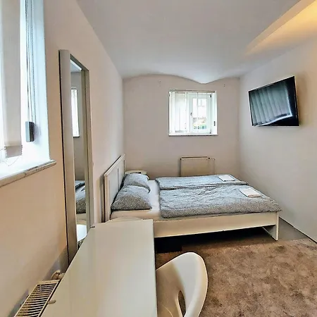 R24, Rose House Ljubljana