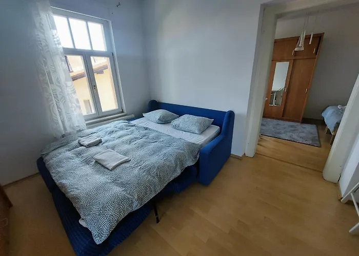 R24, Rose House Lublaň