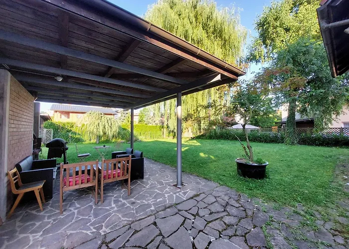 R24, Rose House Lublaň